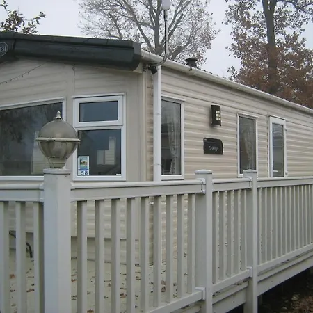 Lovely 6 Berth Caravan With Decking At Carlton Meres In Suffolk Ref 60058M Saxmundham Exterior foto